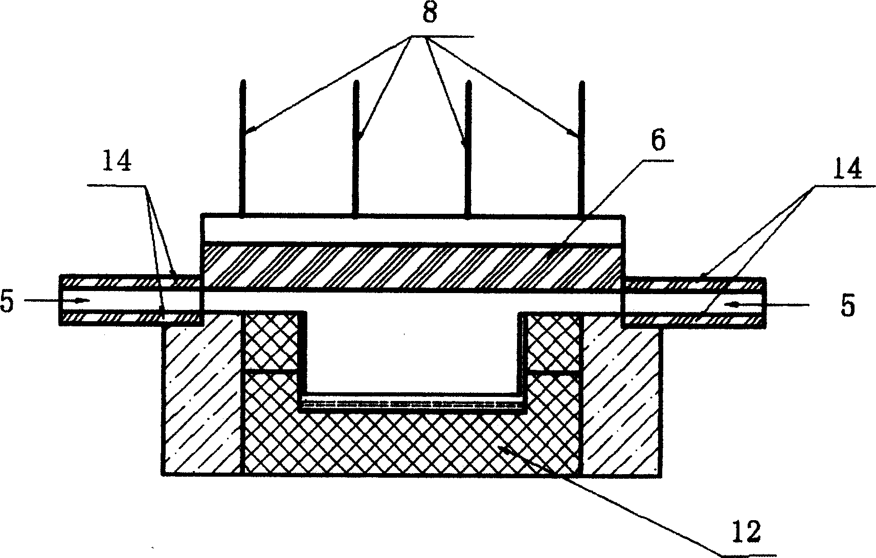 Method of sealing in small spatial obstructs at entrance end of tin pot in product line float glass, and seal structure