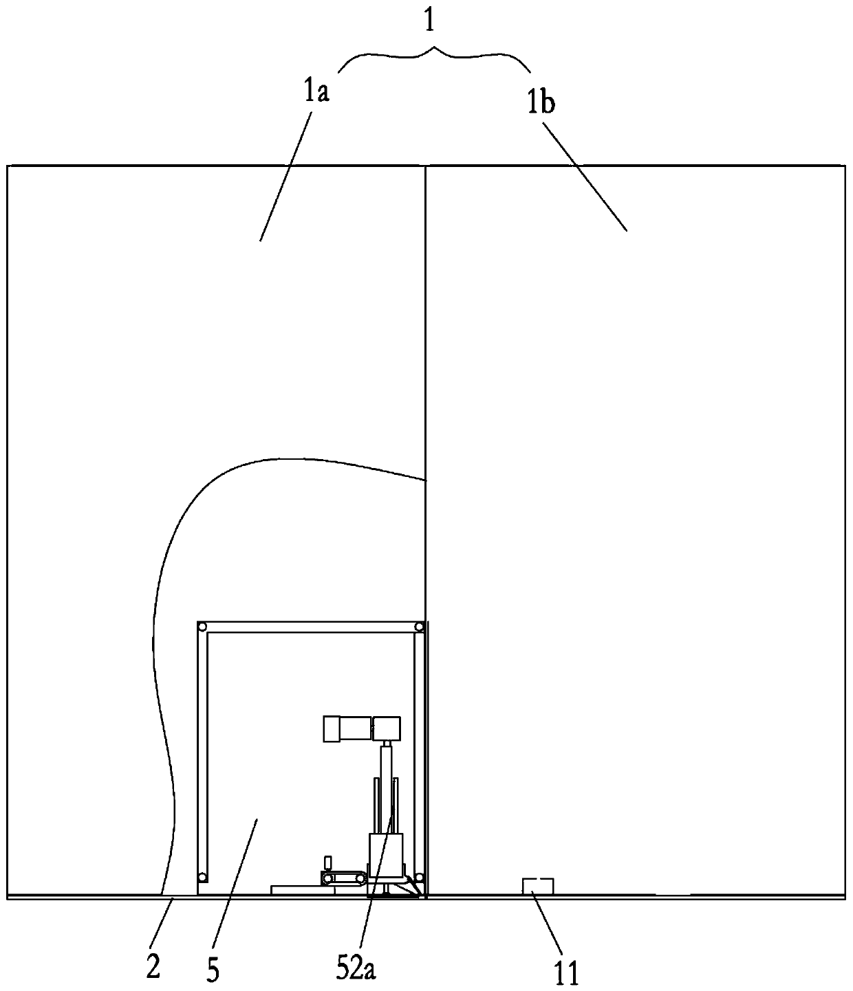 Elevator capable of automatically cleaning landing doors and car doors