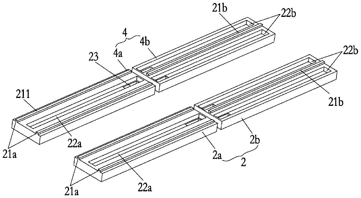 Elevator capable of automatically cleaning landing doors and car doors