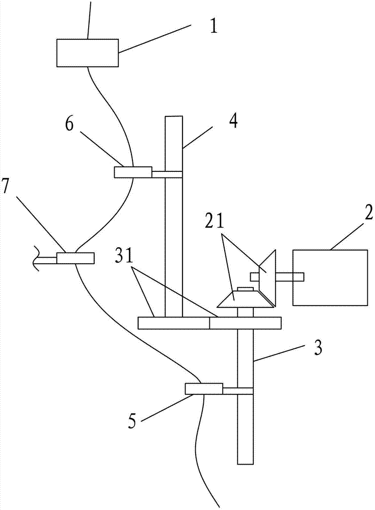 Adjustor capable of automatically adjusting yarn tension