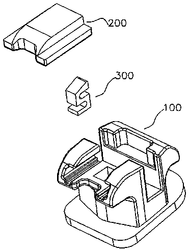 A self-locking orthodontic bracket