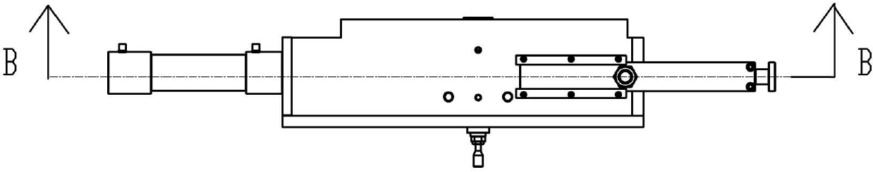 Inclined wedge type grinding head feeding device