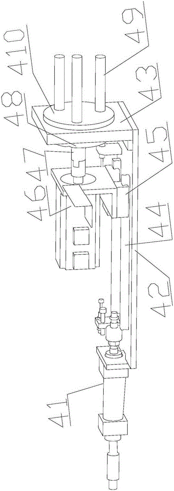 Chip tracking type automatic telescopic chip remover