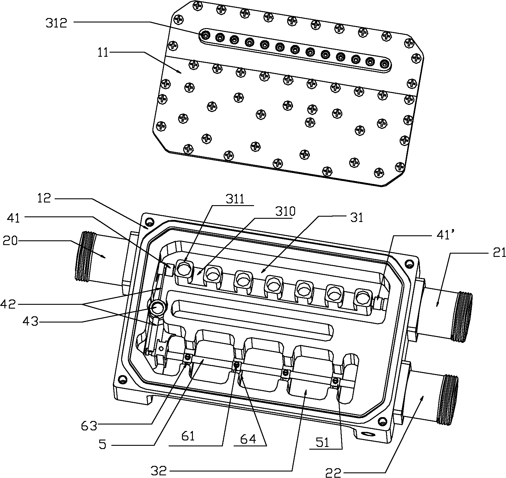 Communication cavity device and combining and distribution structure thereof