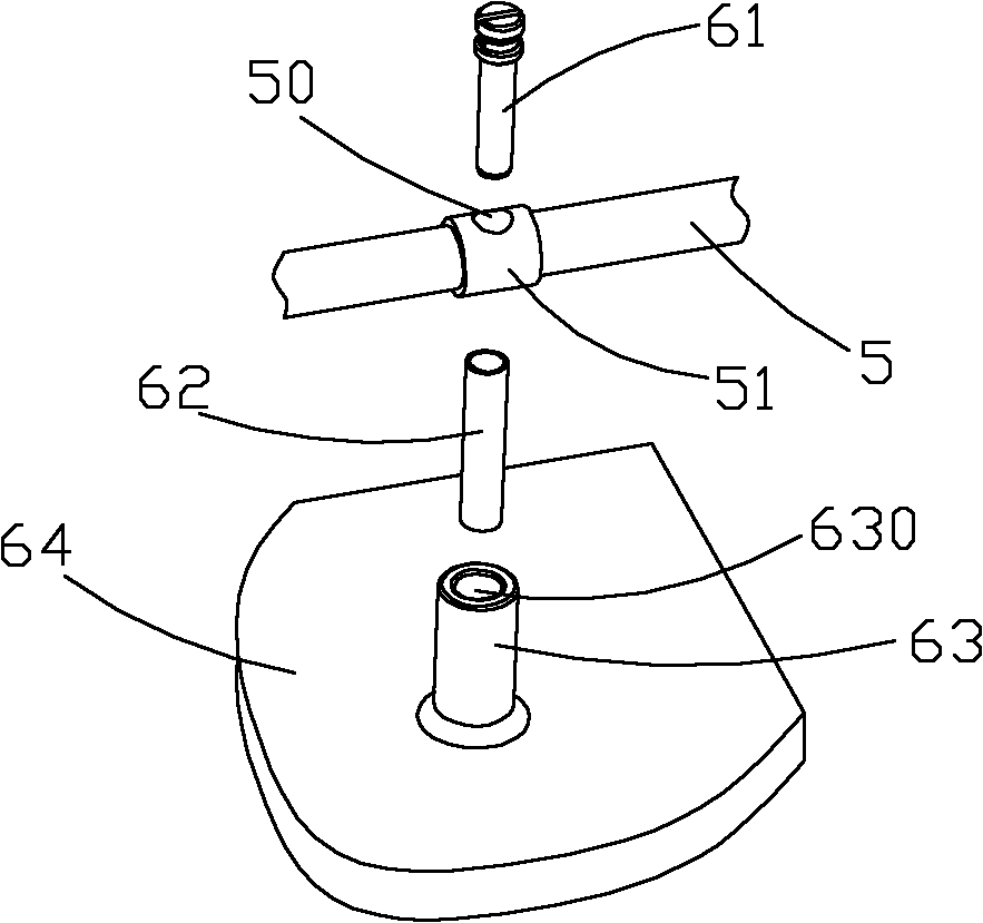 Communication cavity device and combining and distribution structure thereof