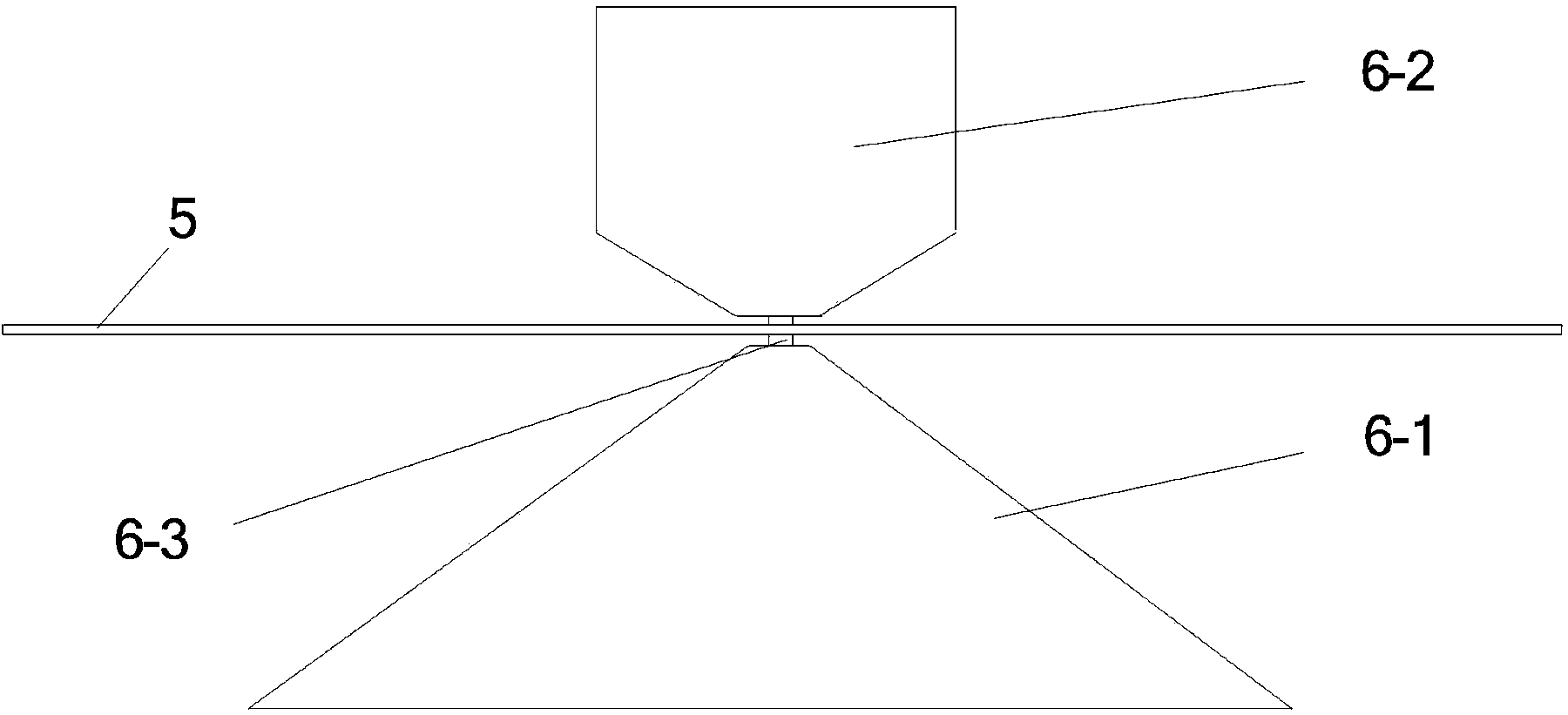 Common-grounded edge rippled horizontal polarization broadband omnidirectional antenna array and adjusting method thereof