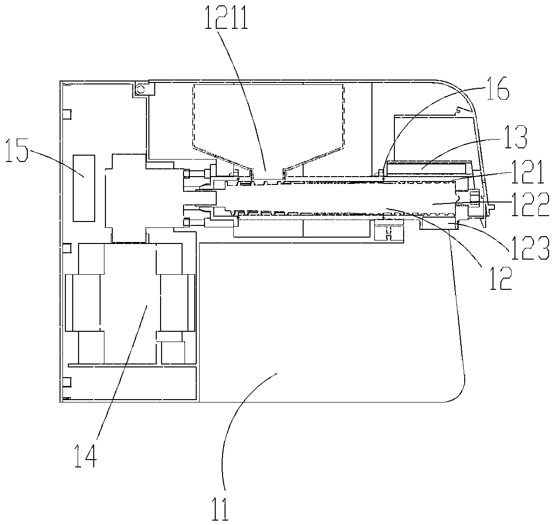 A method for making rice noodles in a household rice noodle machine and a household rice noodle machine