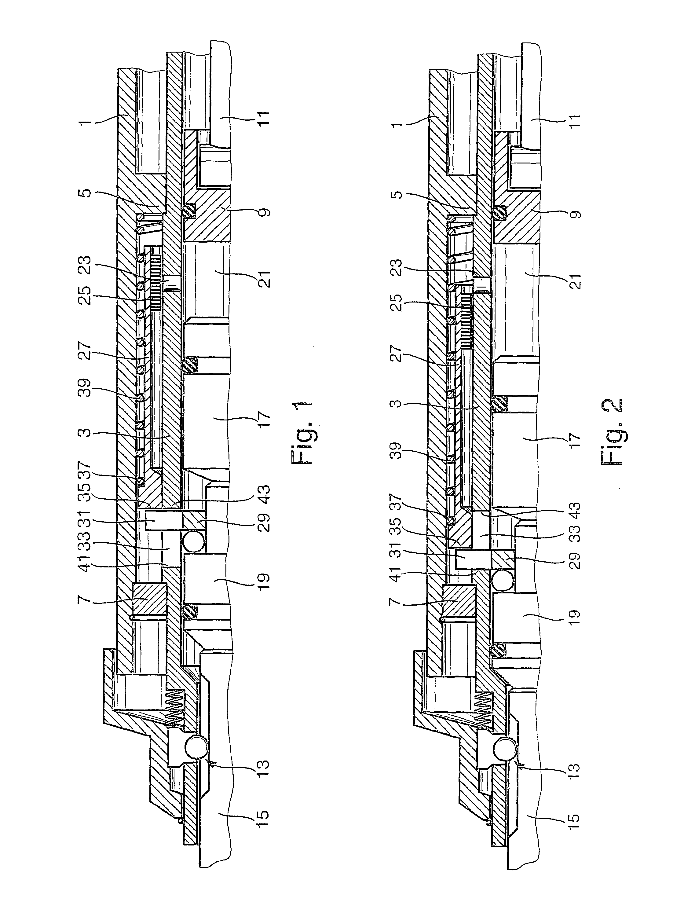 Hand power tool with a pneumatic striking mechanism