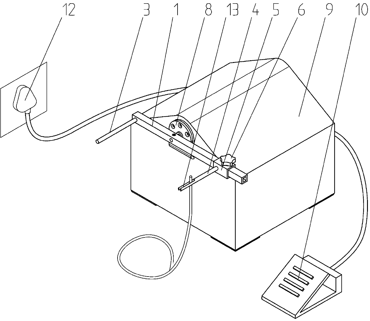 Semi-automatic pedal-type winding device with adjustable center distance