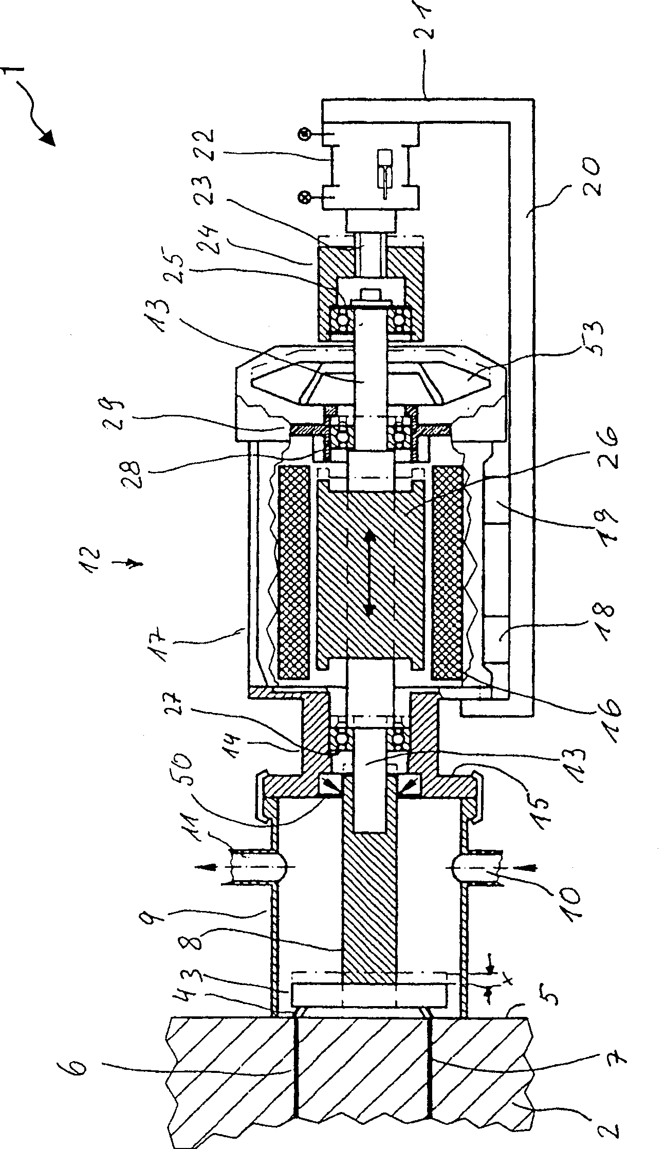 Granulator for producing a granulate made of molten plastic