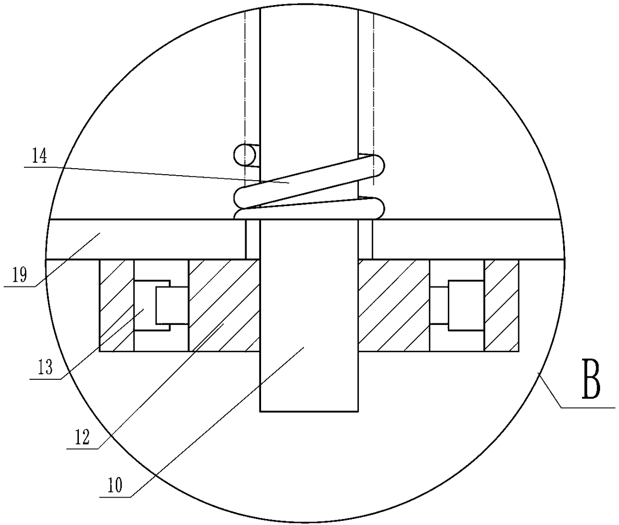 Primary filtering device for sewage treatment