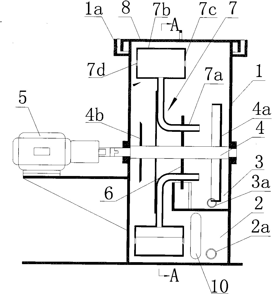 Turntable type continuous liquid charging device