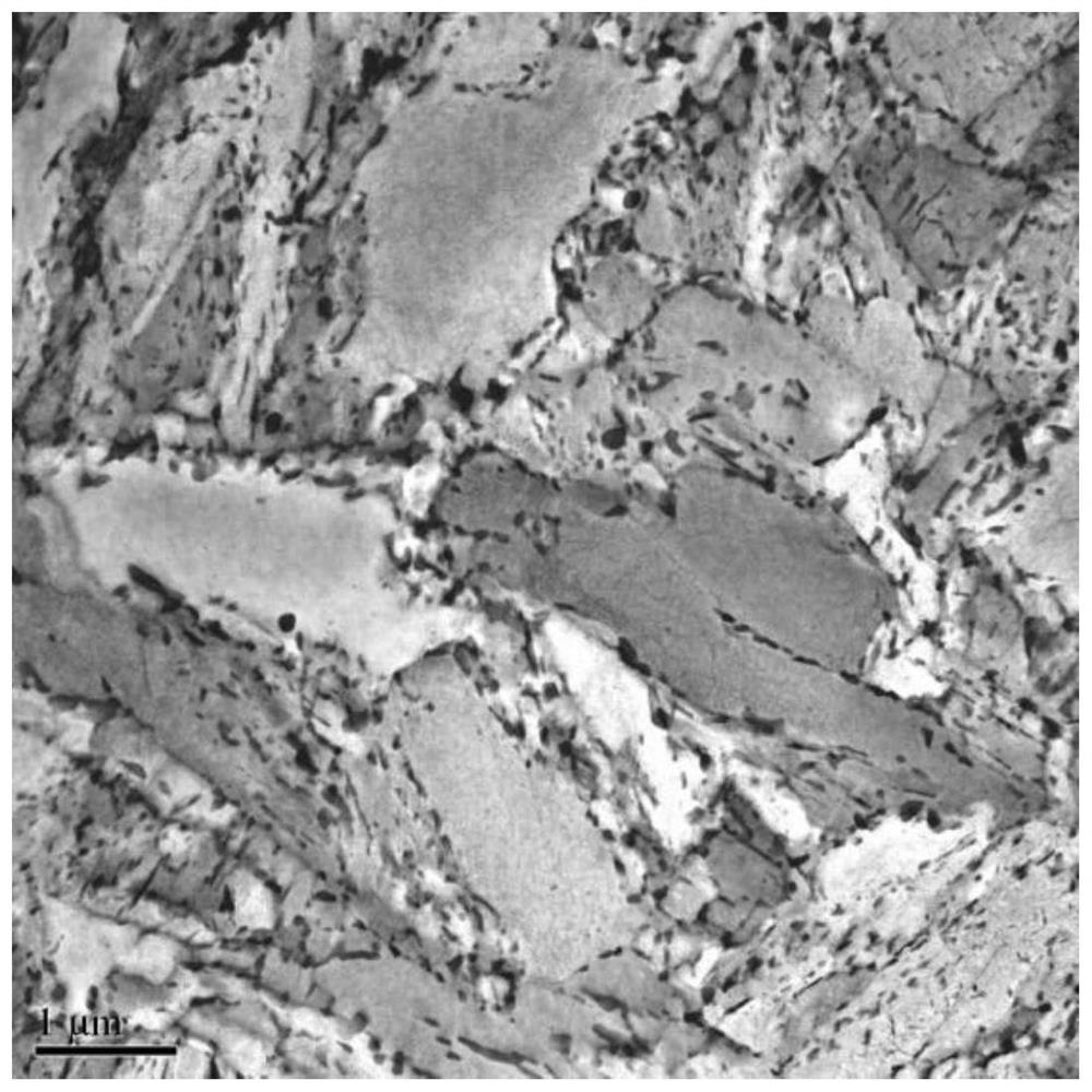 An easy-to-weld ultra-high-strength and high-toughness steel and its preparation method