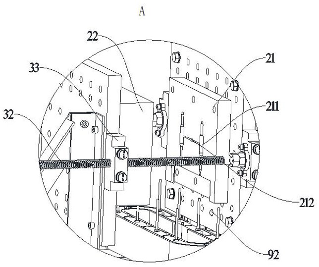 A kind of ceramic spark plug molding equipment and its control method