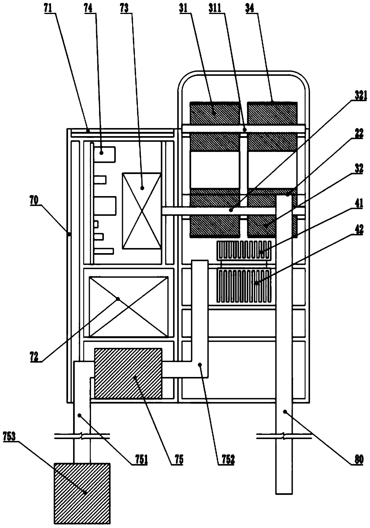 Self-adaptive solar seawater desalination device