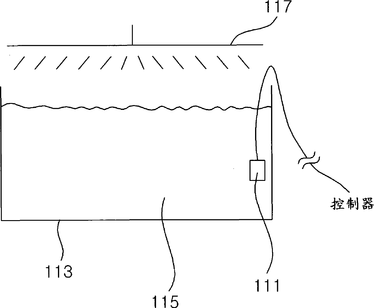 Apparatus for controlling algal blooms and killing pathogens in fish tank