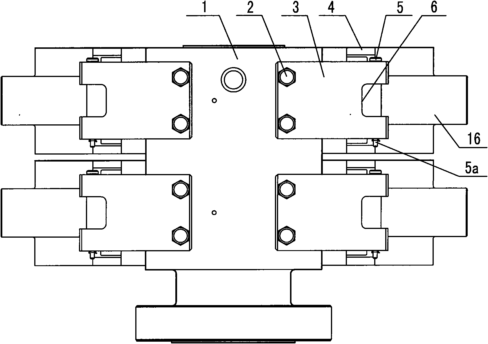 Connecting device between side gate and shell of ram blowout preventer