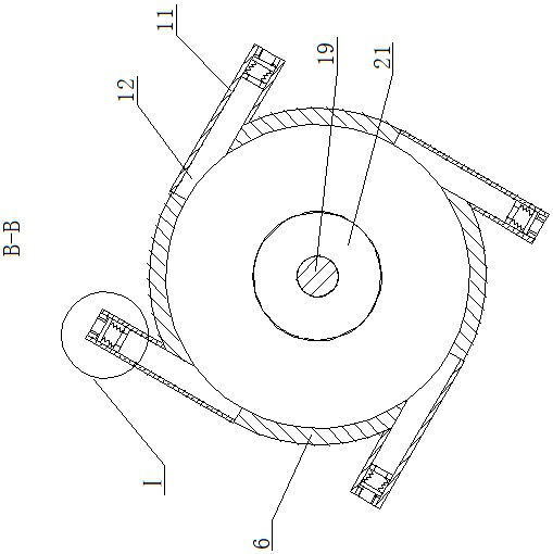 Hydraulic engineering desilting device with lifting function