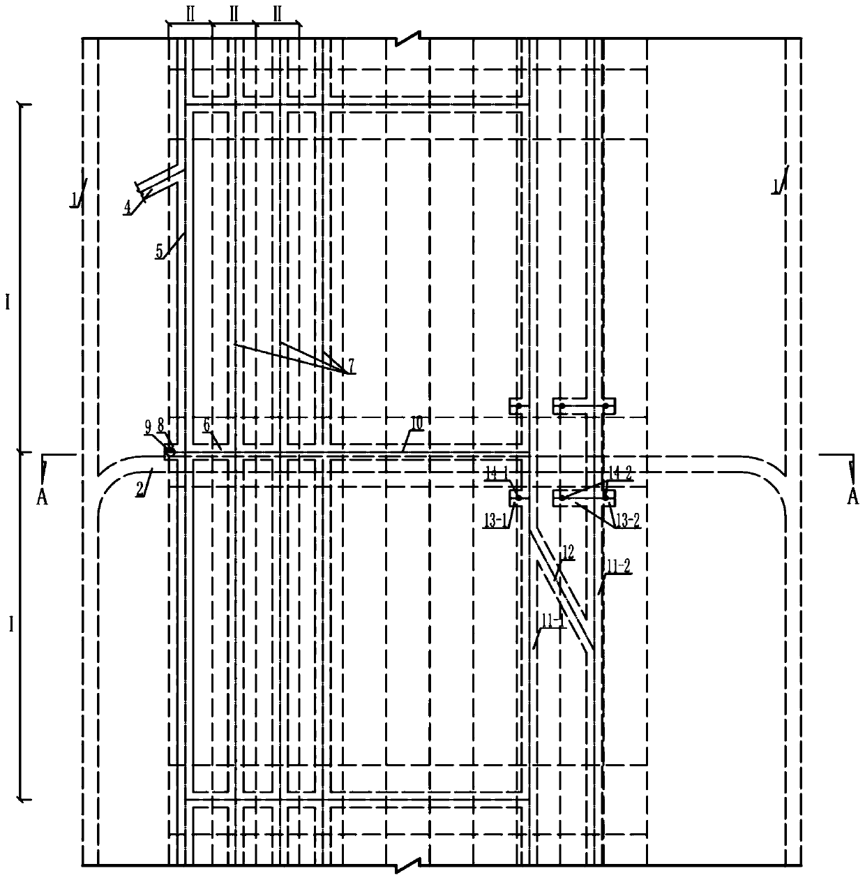 Gently inclined medium-thick ore body pre-controlled roof efficiently mining method