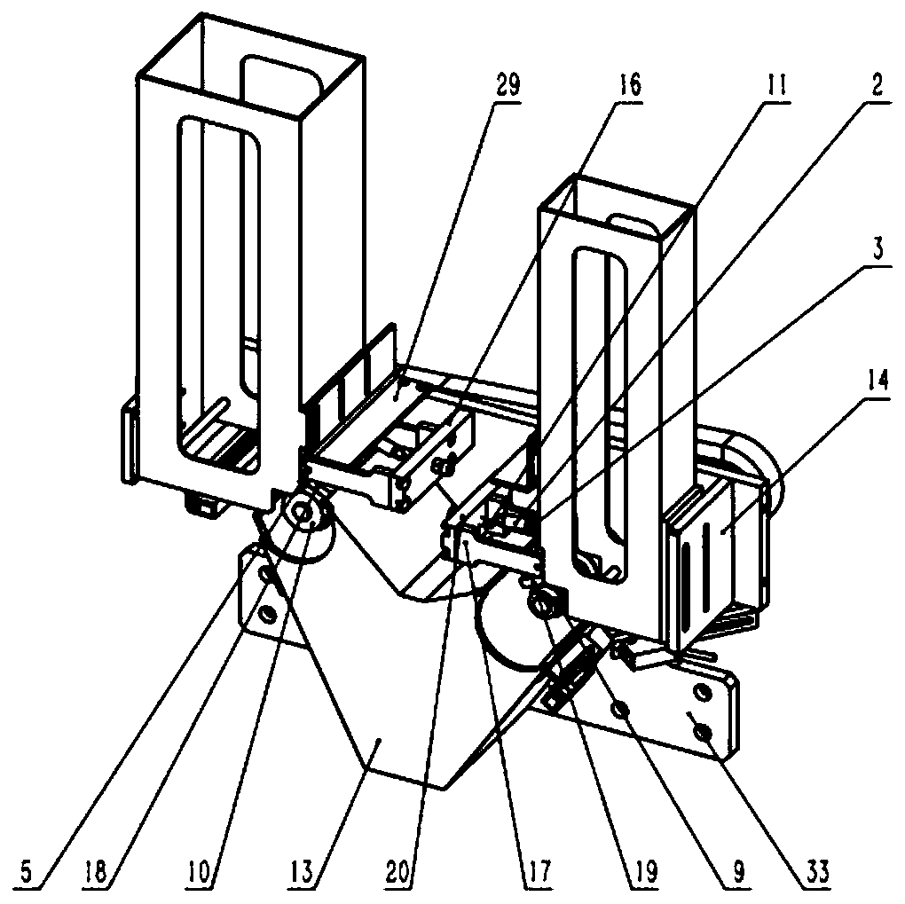 Device for simultaneously putting labels of two specifications