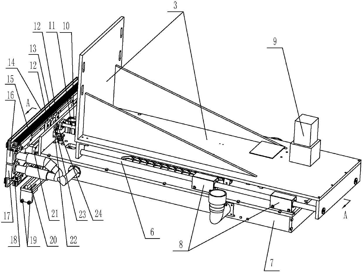 Automatic cleaning and vacuuming device for plastic sealing mold