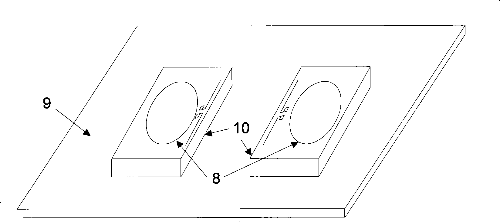 Antenna on stairway reflection orienting piece used for wireless interconnection between chips