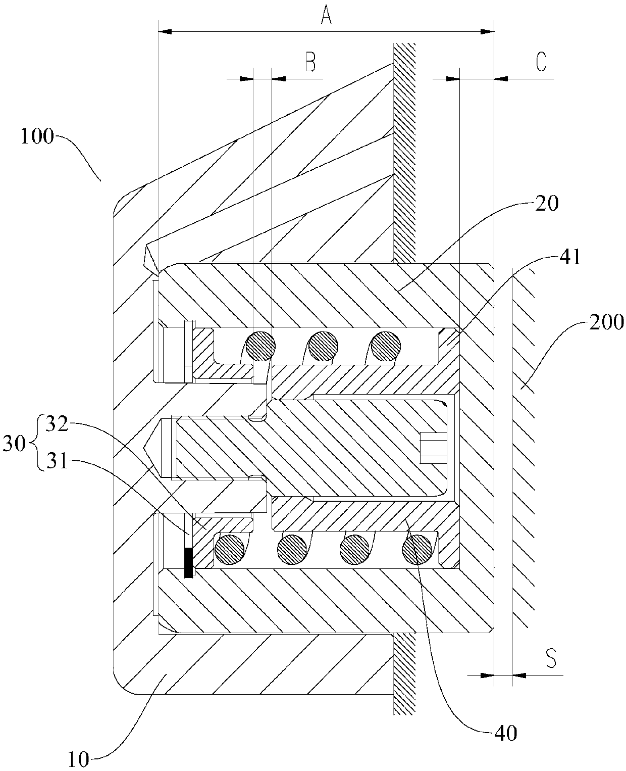 Clearance adjusting device for disc brake