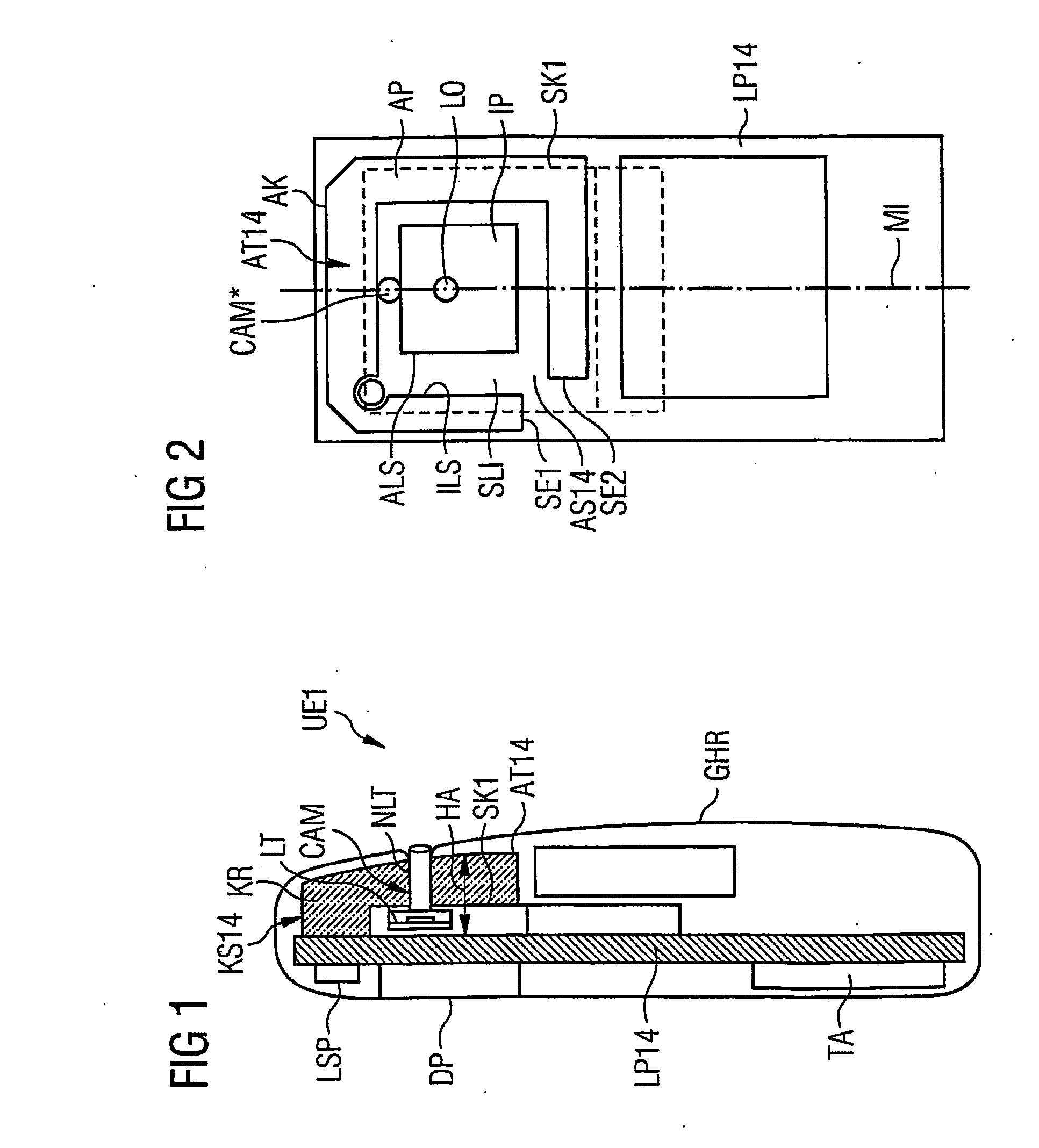 Radio communication device and associated coupling structure comprising at least one conductor board and at least one flat antenna coupled thereto