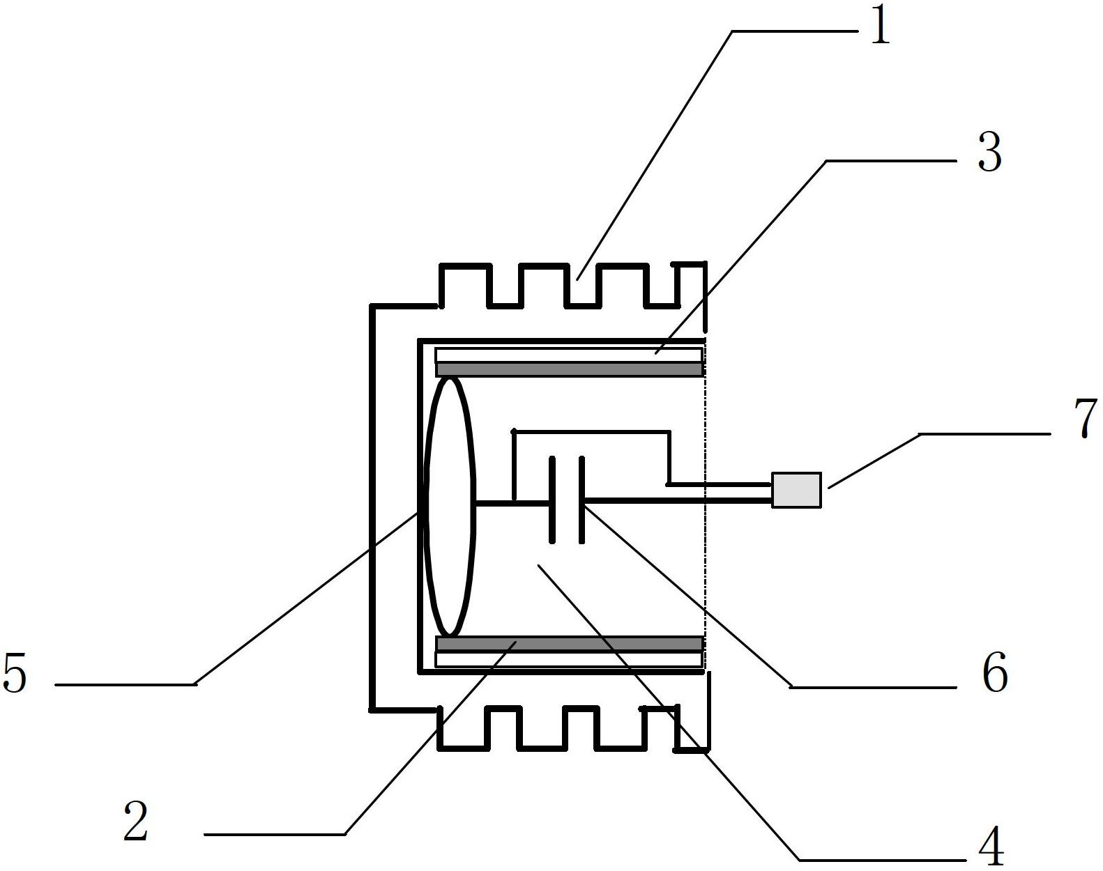 Vacuum degree on-line detection method and device for breaker and potential information capturing sensor