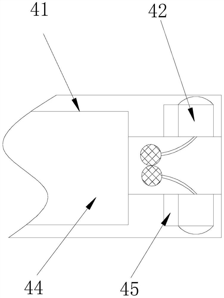 Aquaculture pond water inlet and outlet equipment