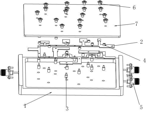 Direct-current path integrated broadband strip-line combiner