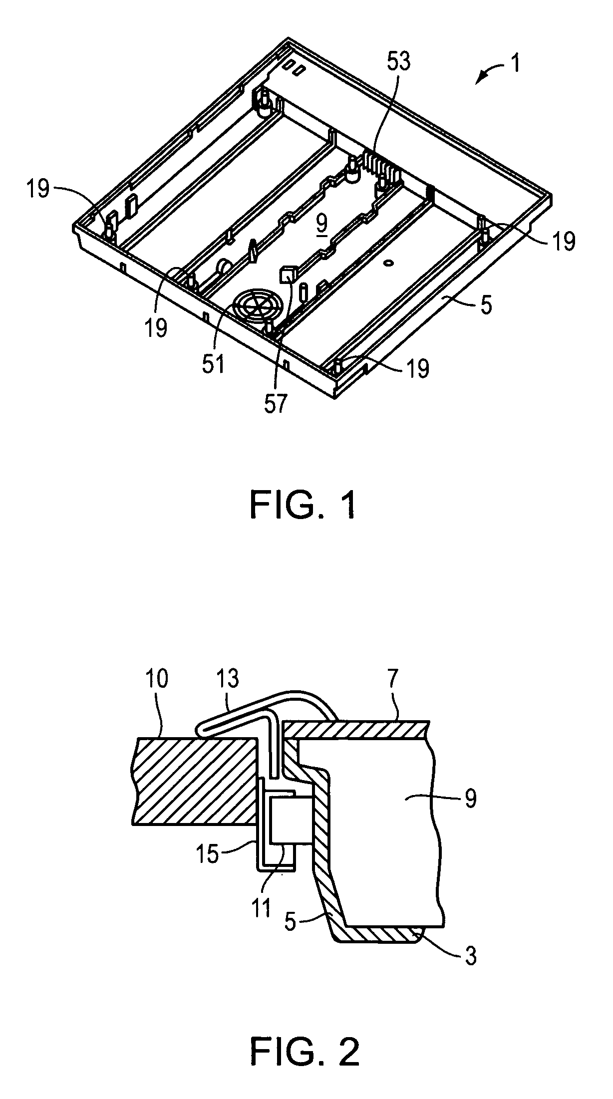 Induction hob with monobloc housing components