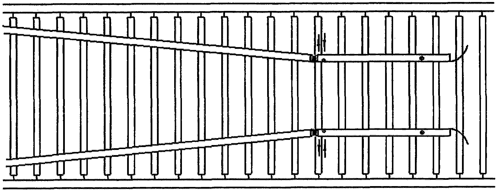 Cargo deviation correction device for roller conveyor