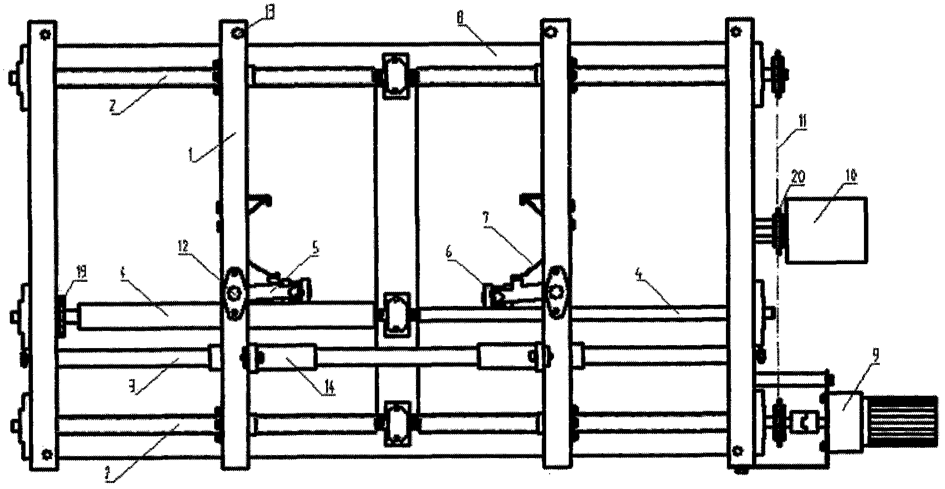 Cargo deviation correction device for roller conveyor