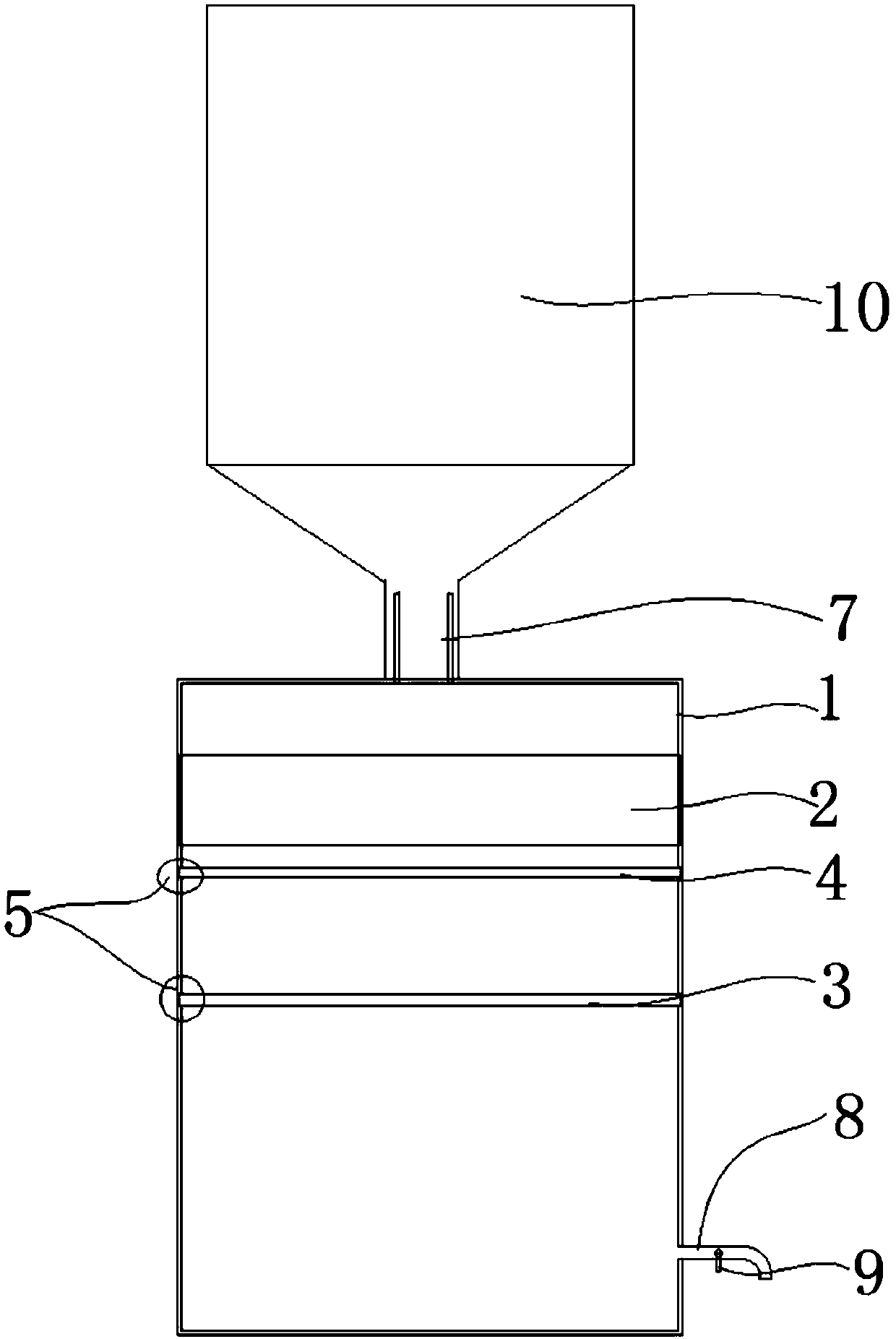 Water dispenser with filtering device