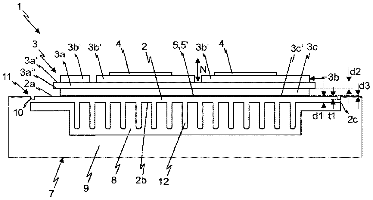 Power semiconductor device comprising metal plate and substrate arranged on the metal plate