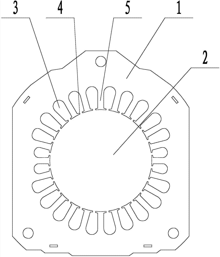 Stator punching piece of motor with small notch and coil instillation method thereof