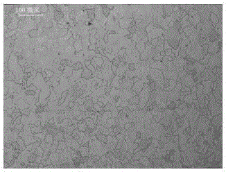 Low-yield-strength anti-seismic steel plate for building and production method of steel plate