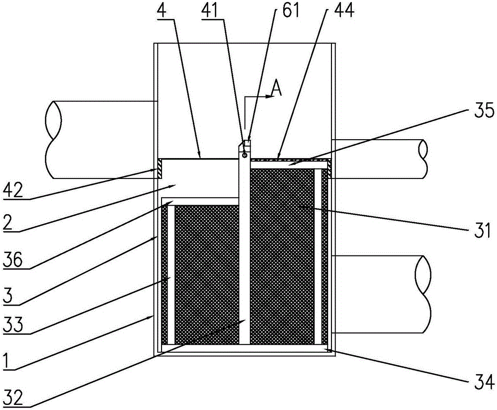 Rainwater split-flow sewage interception well