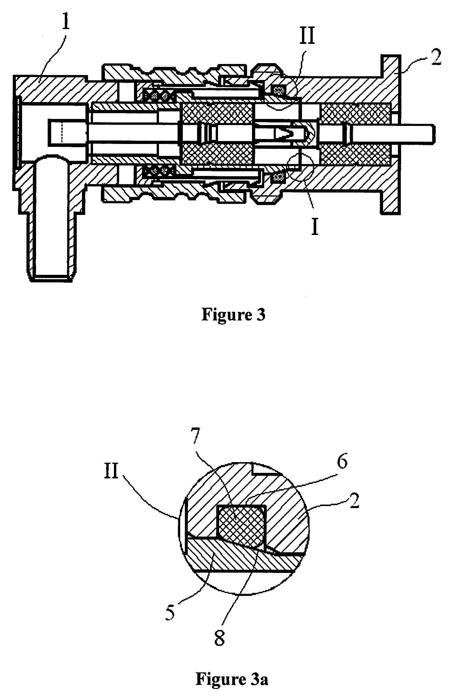 Airtight RF coaxial connector with self-locking by snap-fastening