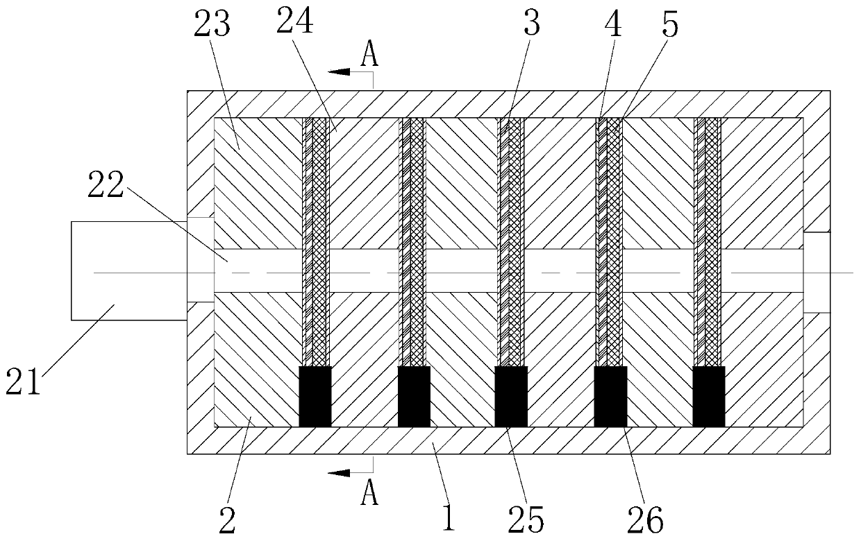 Grain dryer and online moisture detection method thereof