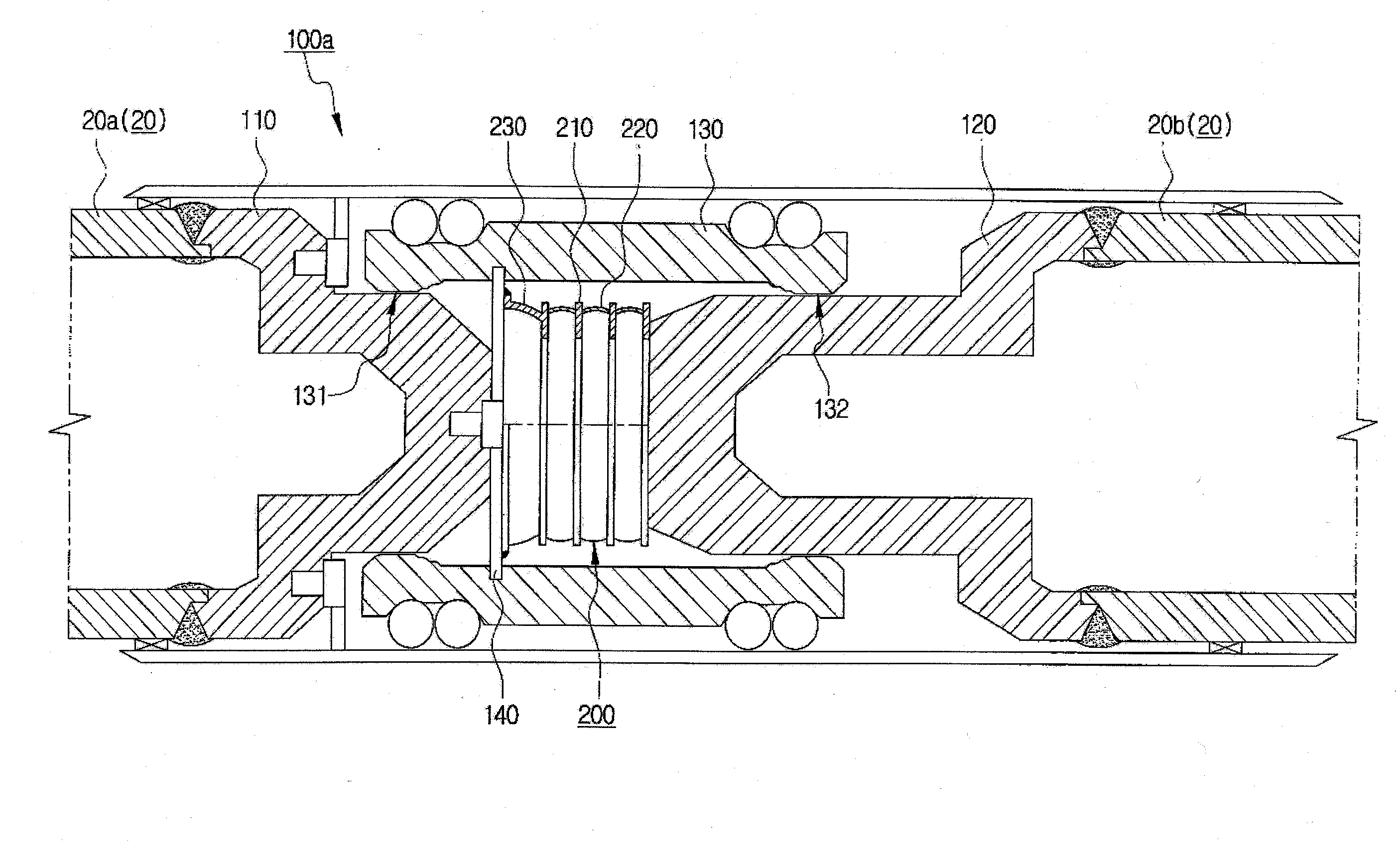 Gas insulated transmission line having improved performance of electric contact at connection parts of the conductors