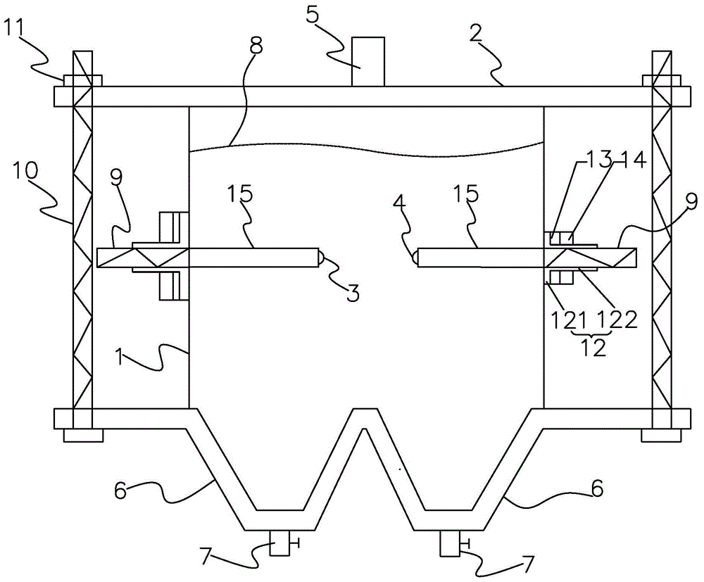 Liquid phase pulse discharge hydrogen production device without carbon deposit on surfaces of electrodes and hydrogen production method thereof