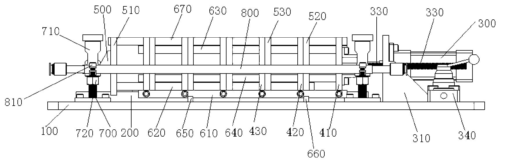 Battery pole group welding device and method