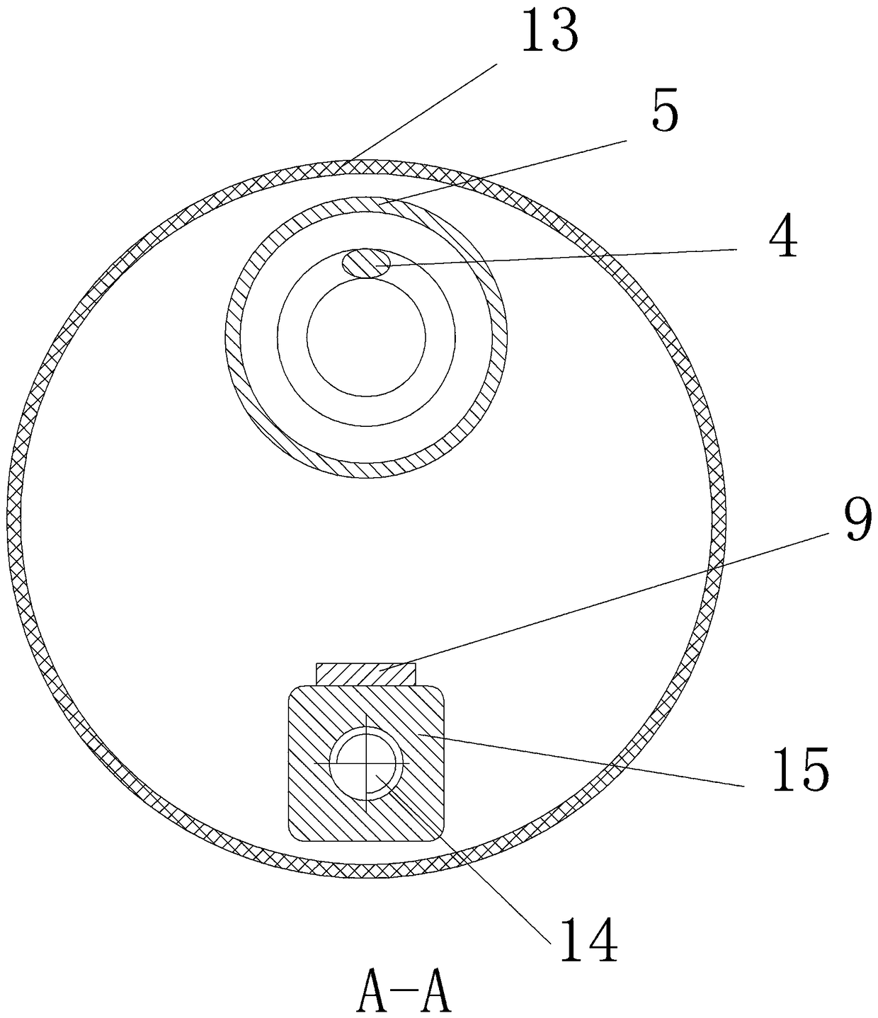 Automatic slag removal biomass combustion device as well as combustion engine and combustion method