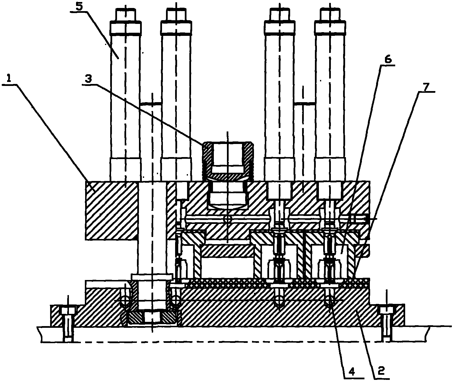 Adjustable clamp for delivery valve matching part sealing test