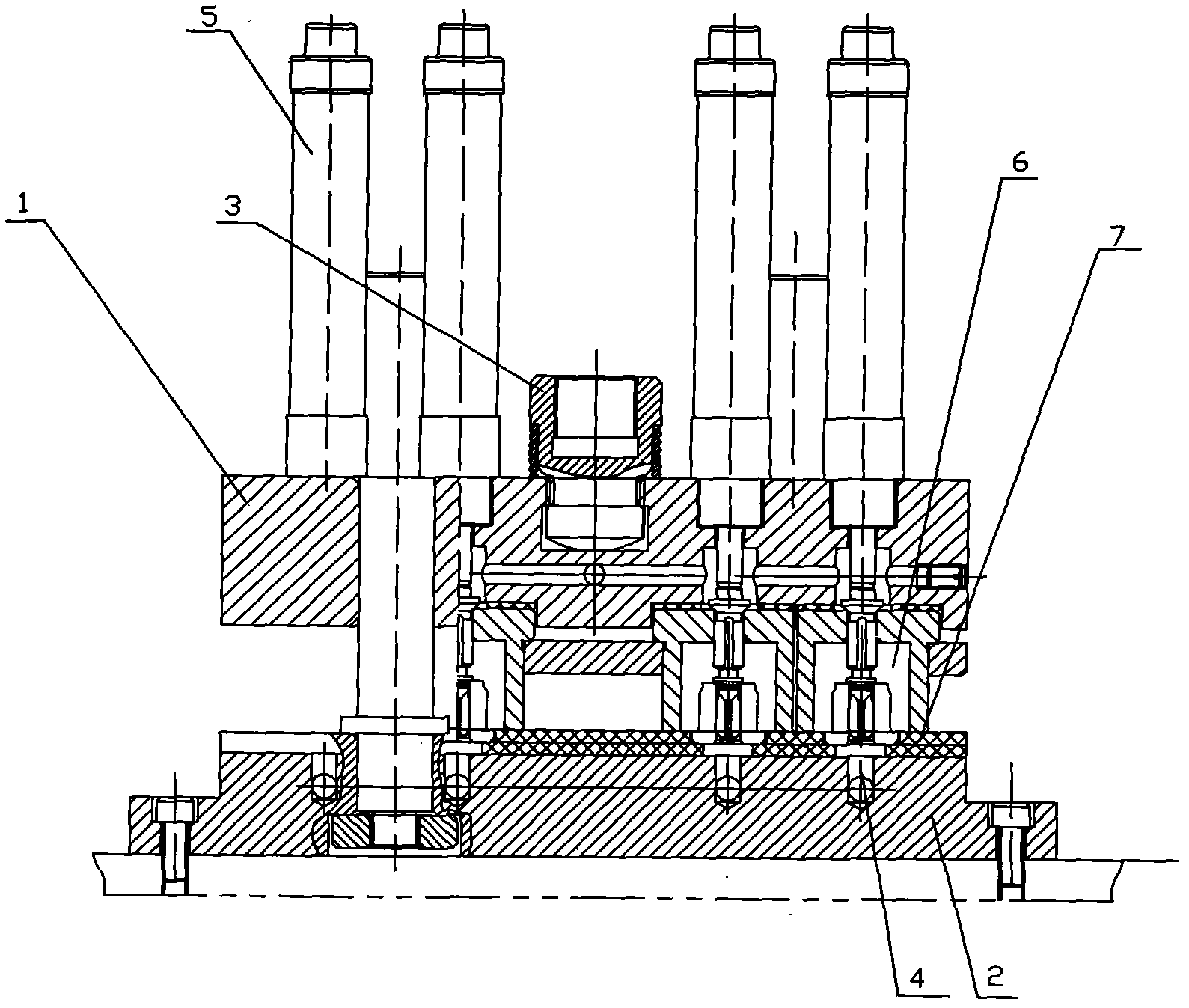 Adjustable clamp for delivery valve matching part sealing test