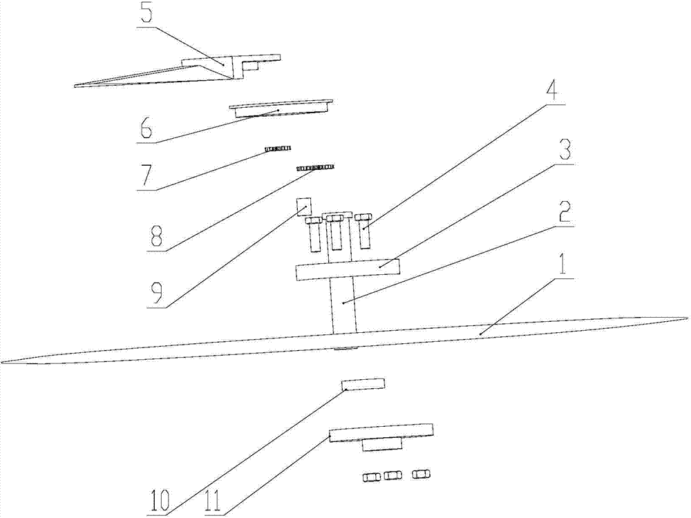 Converse speed-difference follow-up wedge-shaped shovel type apparatus for cleaning weeds and soil on disc surface