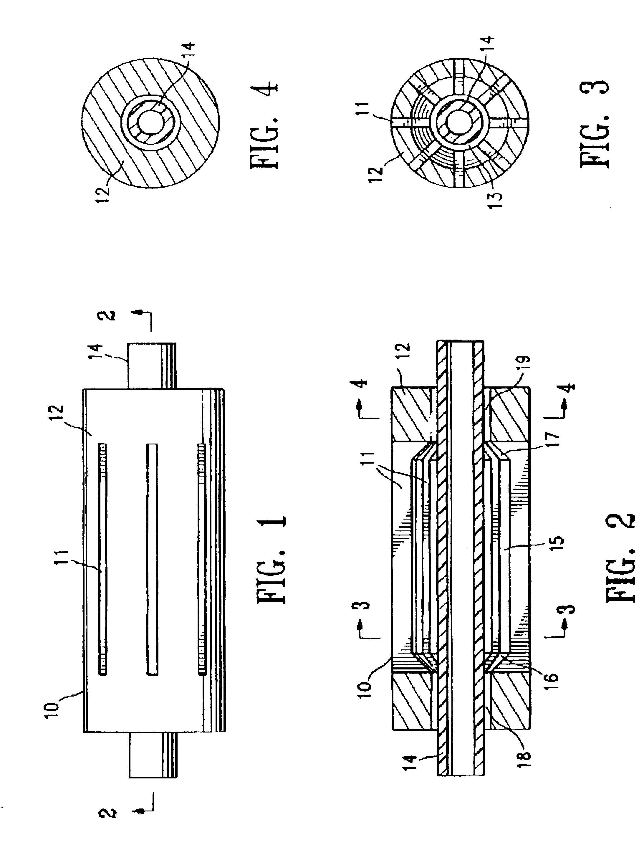 Slotted mold for making a catheter balloon