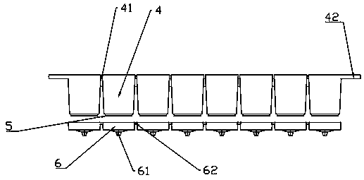 Solution filtration device